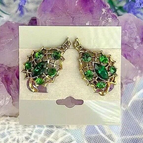 Vintage MCM Emerald Green & Gold Rhinestone Clip Earrings - Picture 8 of 9